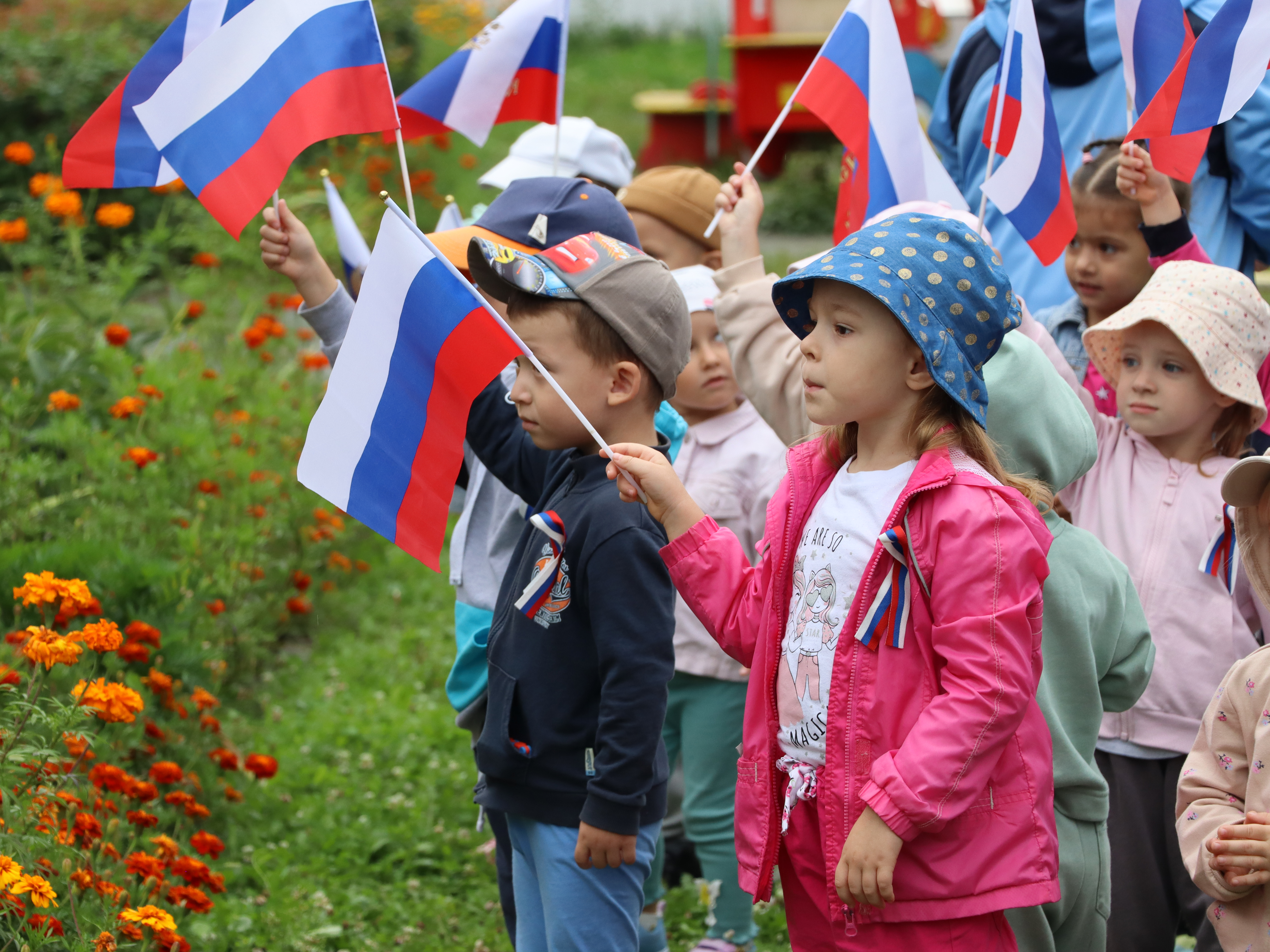 СВОЮ БОЛЬШУЮ РОДИНУ ЛЮБИТ КАЖДЫЙ МАЛЕНЬКИЙ ГРАЖДАНИН!.