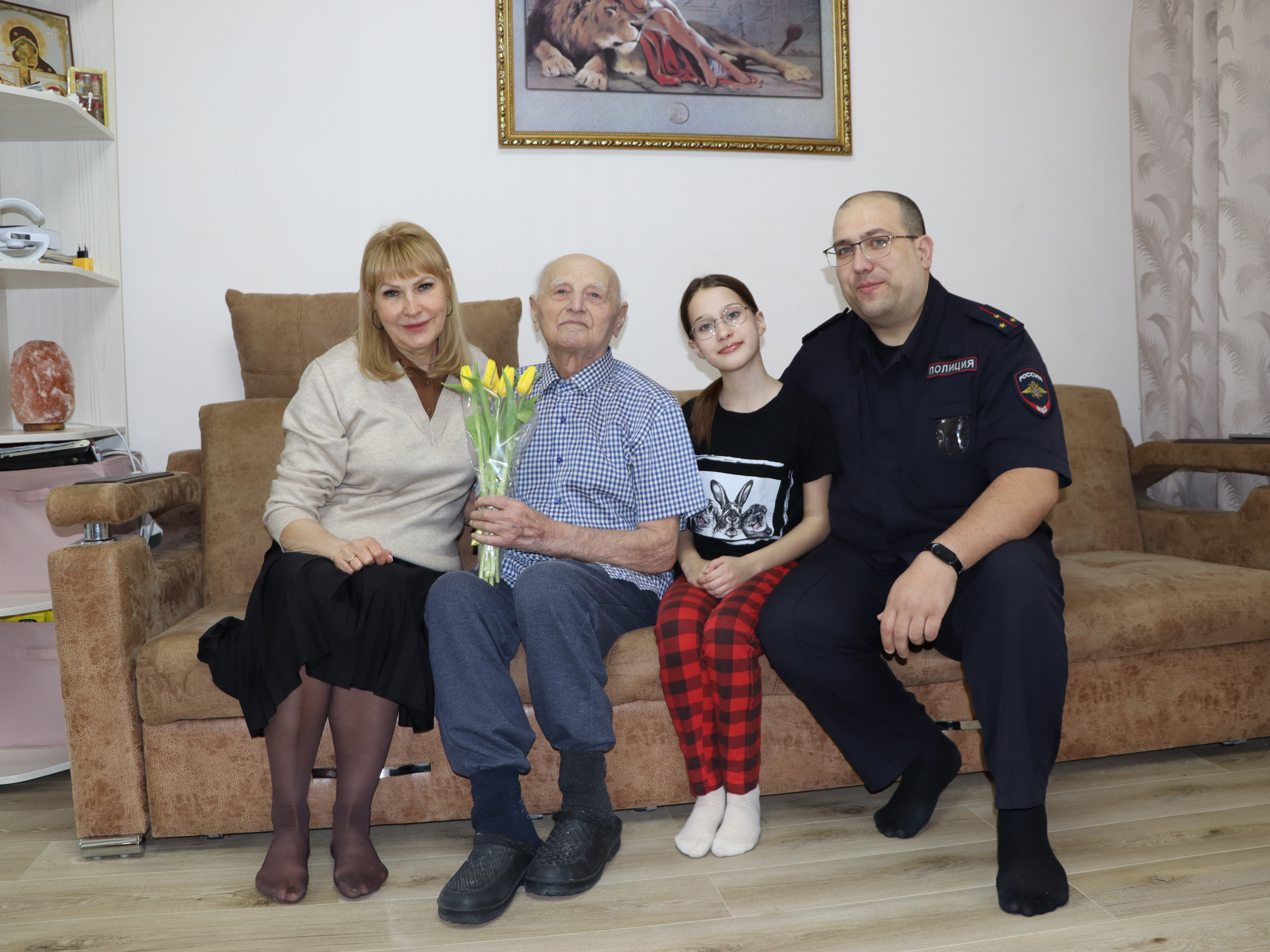 ПРИЯТНЫЙ СЮРПРИЗ ДЛЯ ДЕДУШКИ В ЕГО ДЕНЬ РОЖДЕНИЯ.